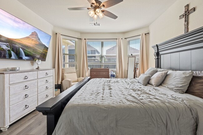 Building Photo - 2221 Raider Dr