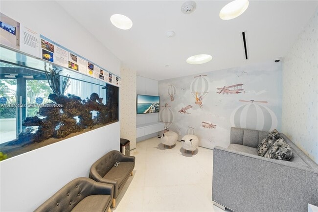 Building Photo - 300 South Pointe Dr