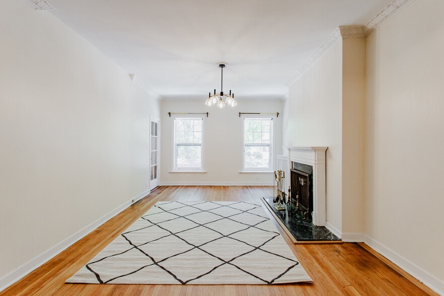 Bedroom - 5131 S Blackstone Ave