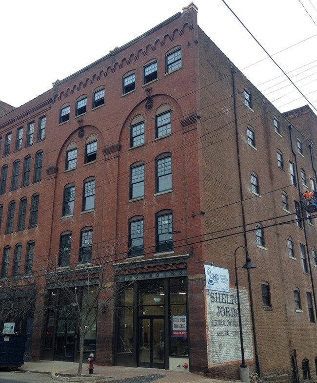 Primary Photo - River Lofts West