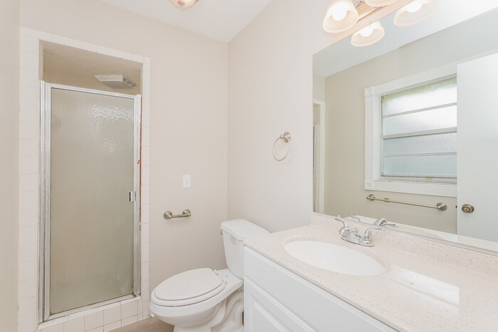 Building Photo - 6142 Donegal W