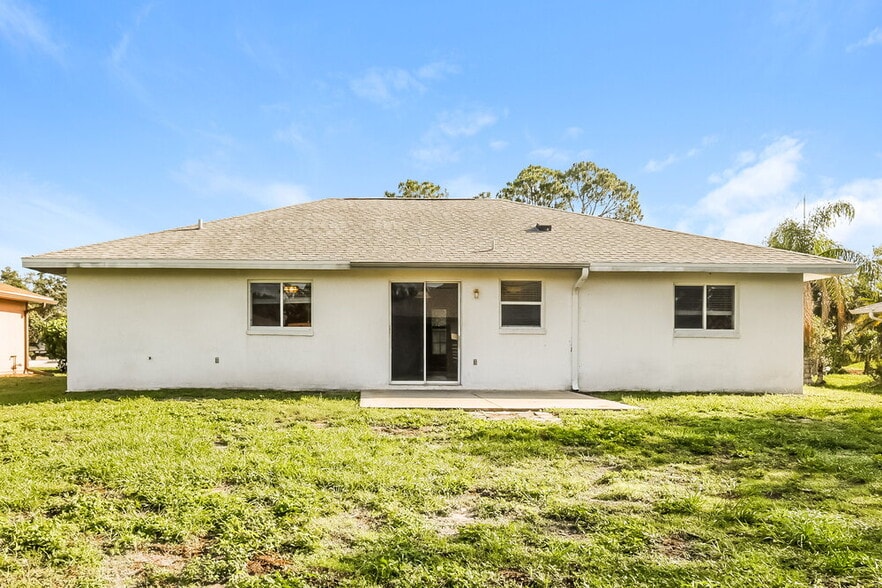 Building Photo - 4239 Dekle Ave