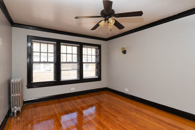 Building Photo - 2977 N Elston Ave