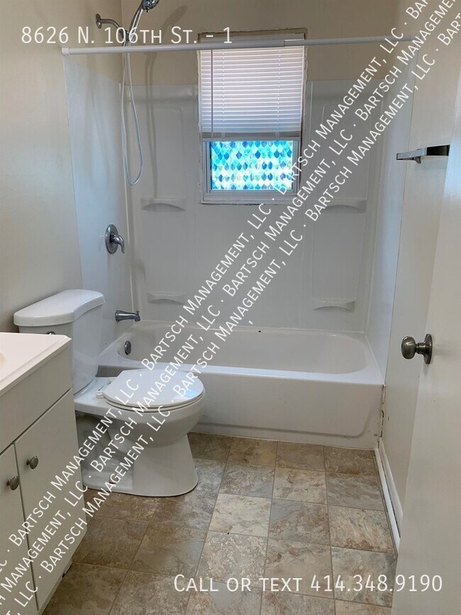 Building Photo - 8626 N 106th St