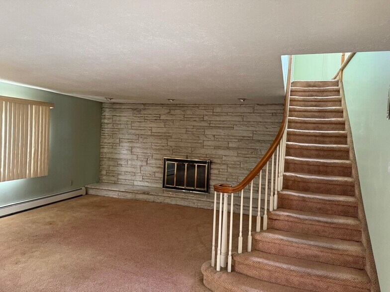 Building Photo - 139 Lincoln Hwy