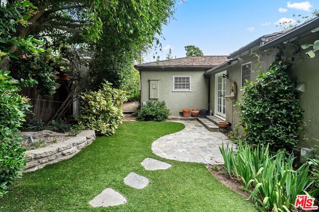 Building Photo - 2825 Haddington Dr