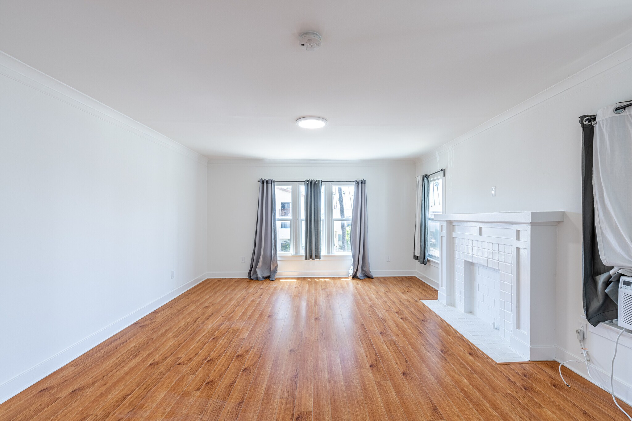 Building Photo - 232 N New Hampshire Ave