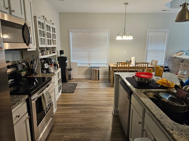 Building Photo - Beautiful 3 bedroom 2 bath unfurnished home in Hampstead