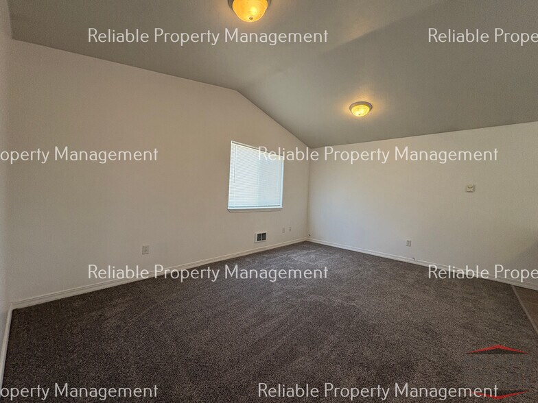 Building Photo - 1430 Cambridge Dr