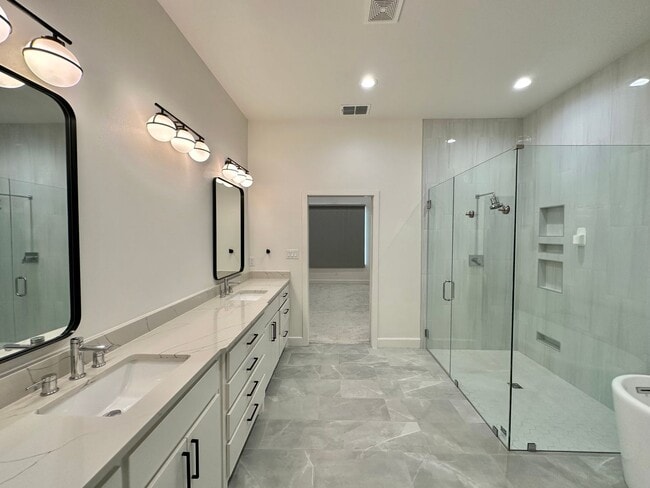 Building Photo - Refined Living in Preston Manor | Stunning 4/3/2 With Elevated Finishes