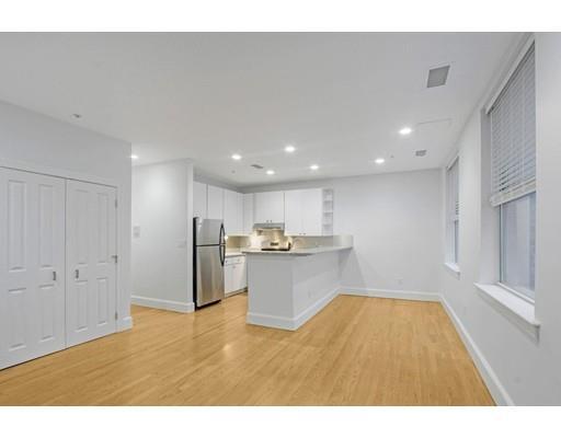 Building Photo - 140 Boylston St