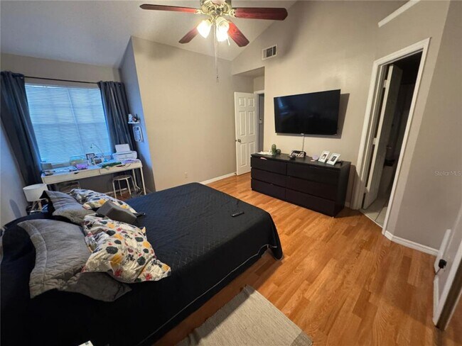 Building Photo - 655 Magic Ct