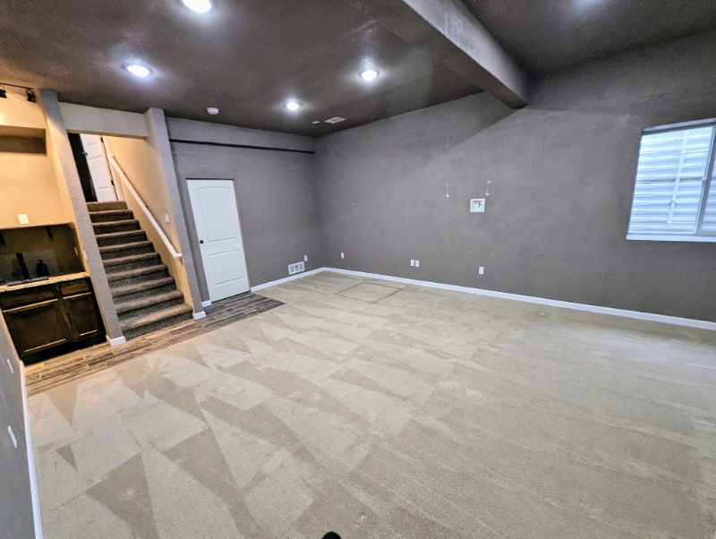Building Photo - 246 Primrose Dr