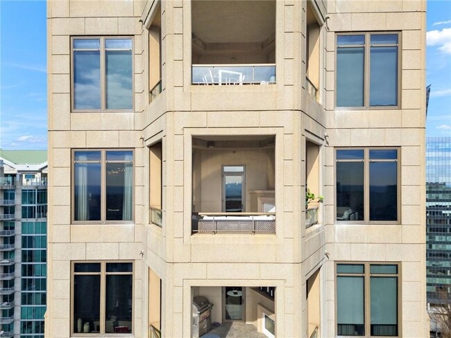 Building Photo - 3376 Peachtree Rd NE