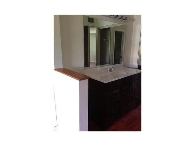 Building Photo - 6542 Via Regina