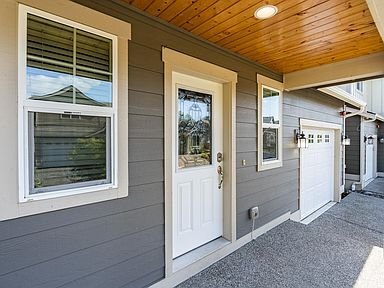 Building Photo - 713 Violet Ln