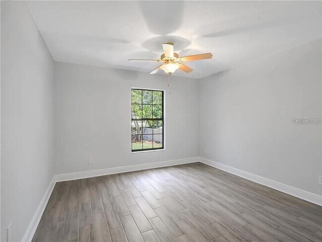 Building Photo - 1463 E Brookshire Ct