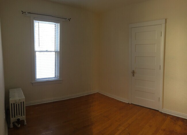 Building Photo - 109-111 Duplex
