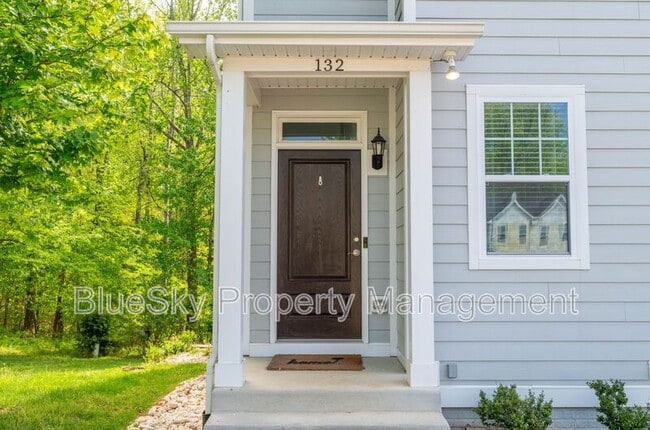 Building Photo - 132 Longwood Dr