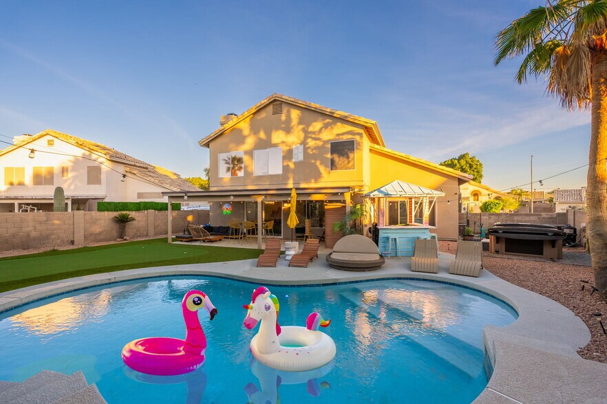 Building Photo - 3514 N Diego