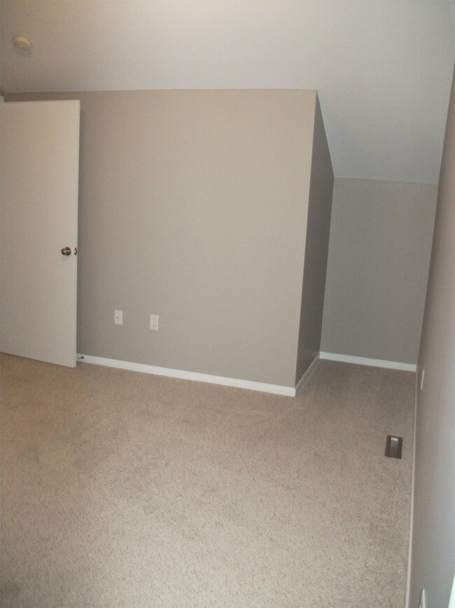 Building Photo - 2400 Walden Ln