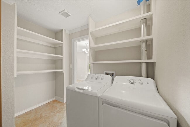 Building Photo - 10803 Doud St