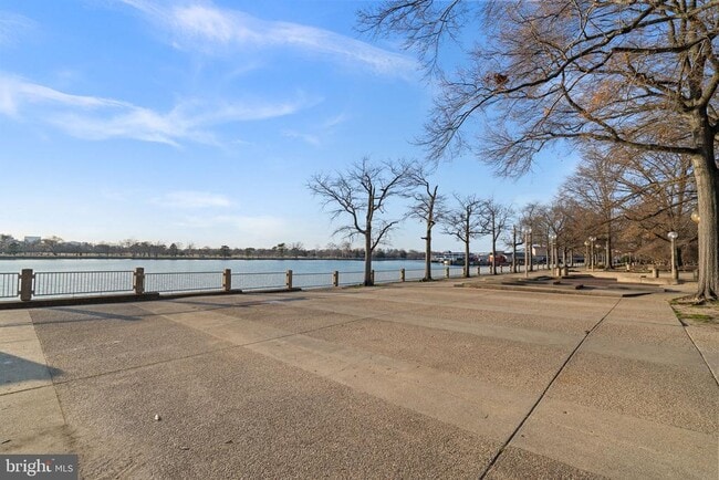 Building Photo - 1435 4th St SW