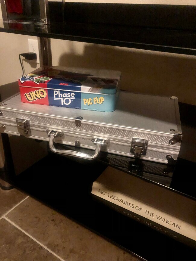 Building Photo - 4200 Camelot Hts