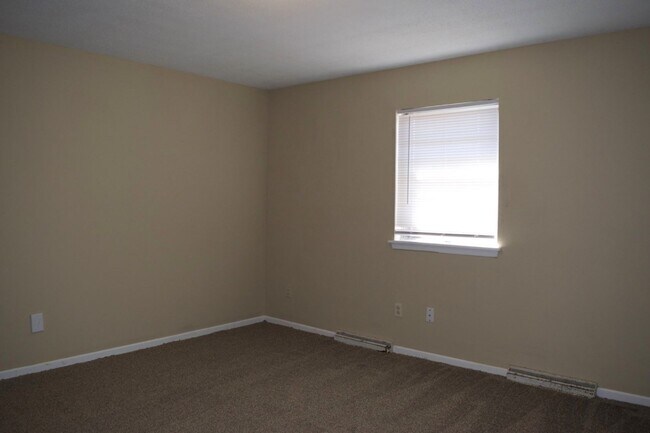 Building Photo - 4812 E Schooner Rd