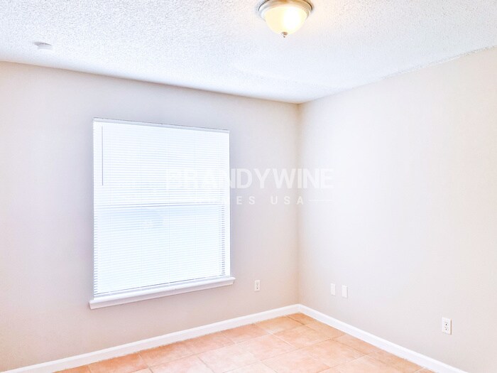 Building Photo - 11580 Coral Ridge Ave