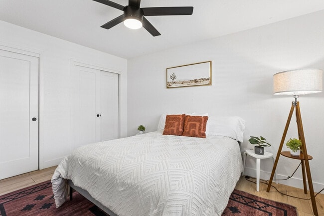 Building Photo - 7616 E 3rd St