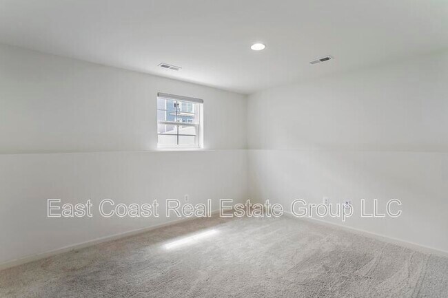 Building Photo - 40 Clifton Mnr