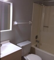 Building Photo - 121 S Washington Ave