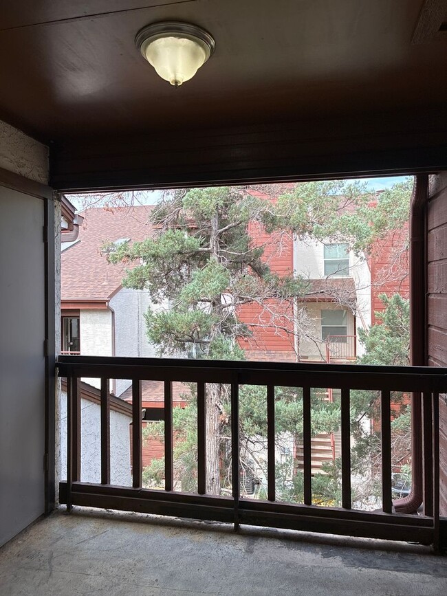 Building Photo - 1BR/1.5BA w/ Fireplace • Balcony • Pool Access in San Antonio