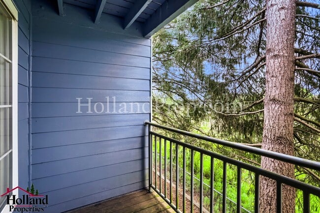 Building Photo - Beautiful 2-Bedroom Condo with a Garage!