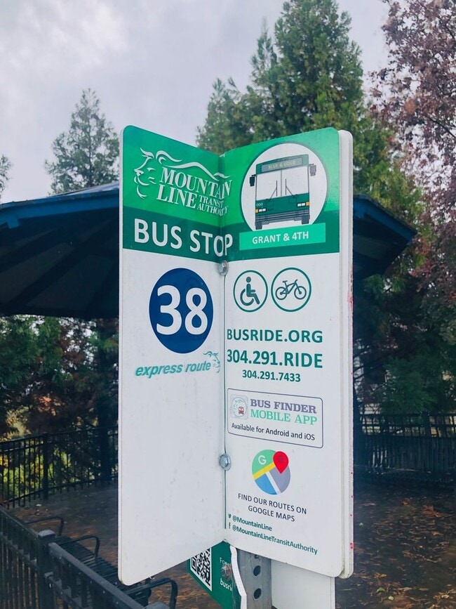 Building Photo - Sunny Side - 3 Bedroom Big House - Availab...