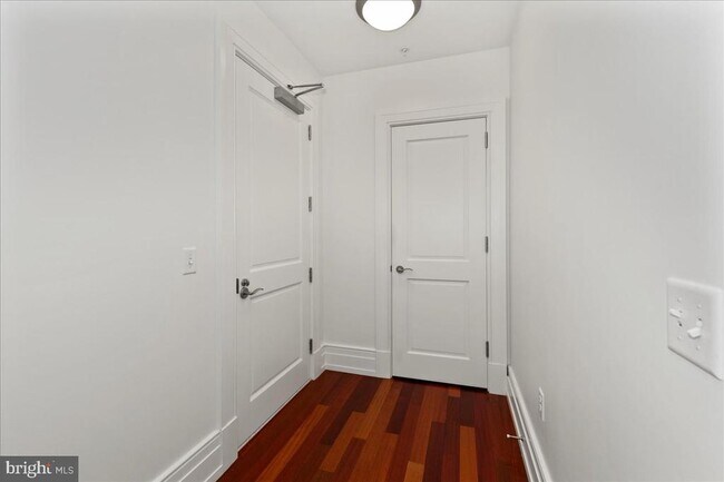 Building Photo - 130 S 18th St