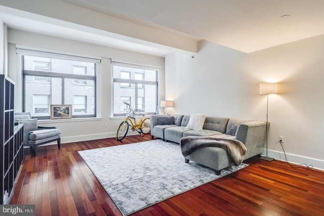 Primary Photo - 1500 Chestnut St