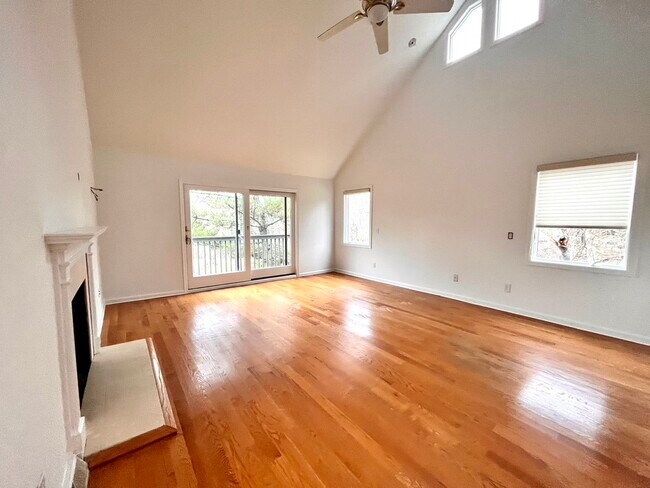 Master Bed - 56 Red Coat Rd