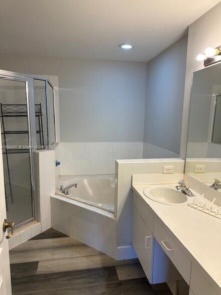 Building Photo - 11557 NW 51st Ln