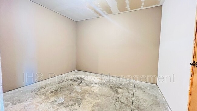 Building Photo - 5131 Milky Way