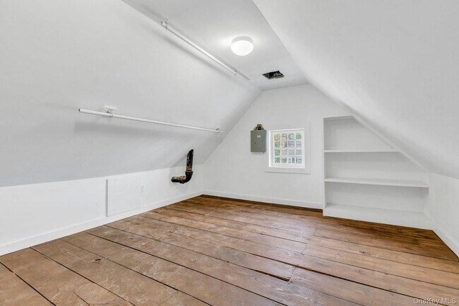 Building Photo - 76 Green St