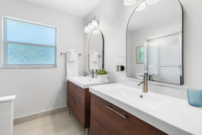 Building Photo - 1500 NW 45th St