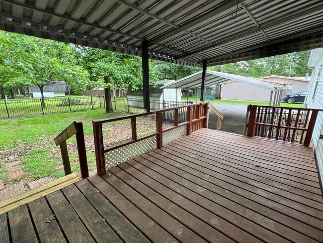 Building Photo - Cedar Lane