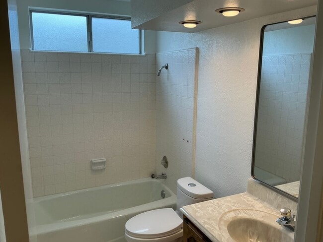 Building Photo - Charming 4 Bedroom 2 Bath 2 Story Home in the City of Fullerton