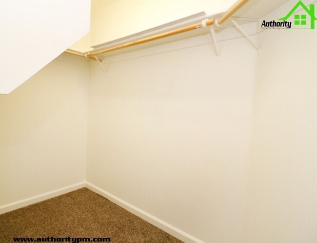 Building Photo - 3982 Cambria Dr