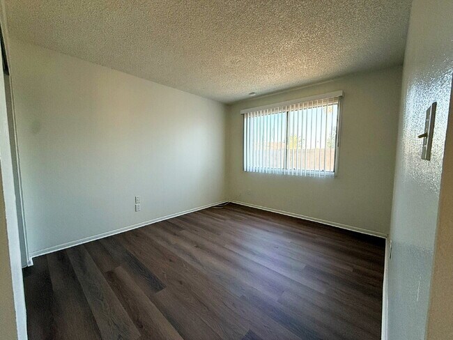 Building Photo - Spacious North Phoenix Home on Large Lot – Move-In Ready!