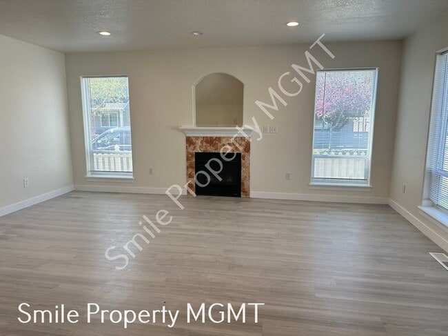 Building Photo - A beautiful 2-story townhouse attached with a single car garage!