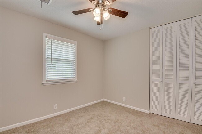 Building Photo - 986 Campbellton Dr