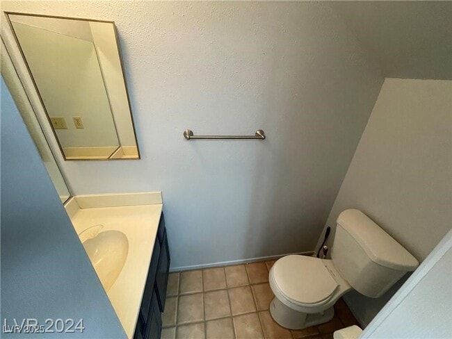 Building Photo - 687 Marina Dr